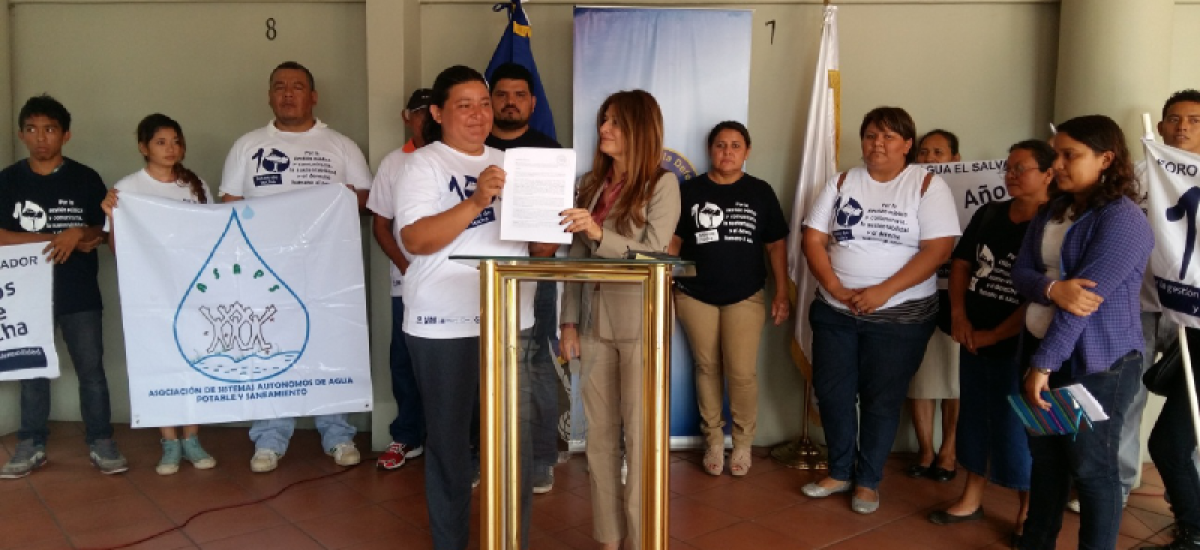 porDerechodeDerechos